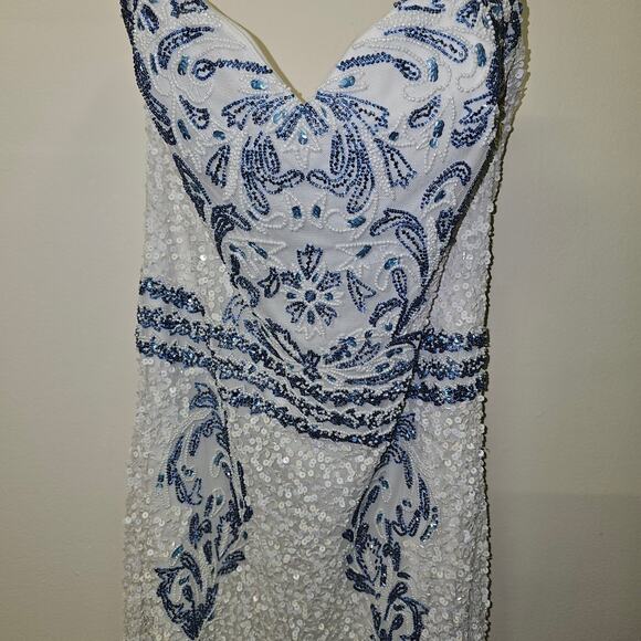 Scala White Blue Sequin Maxi Gown Size 12 Beaded Evening Formal Dress Elegant - Picture 7 of 11
